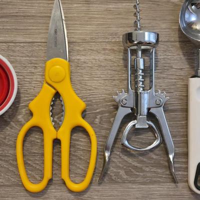 Kitchen Utensils & Collapsible Measuring Cups