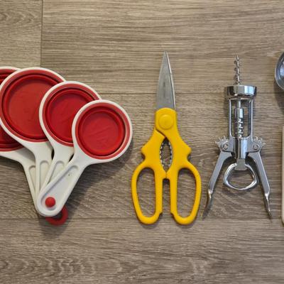 Kitchen Utensils & Collapsible Measuring Cups