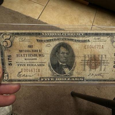 The first National Bank of Meridian MS 5$ vintage U S currency