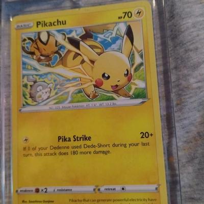 Pikachu pokémon cards