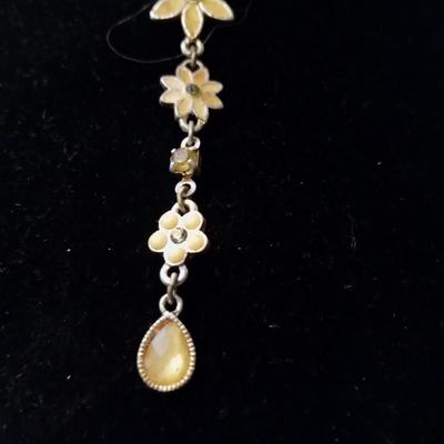 Gold and yellow necklace