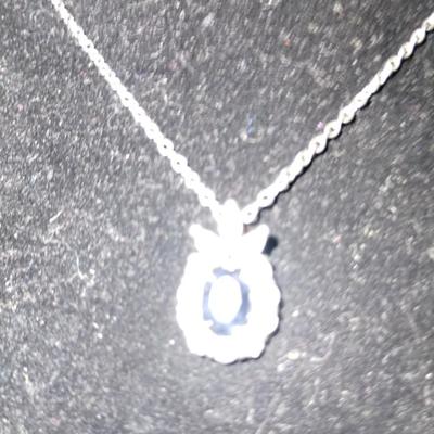 Diamond pendant necklace