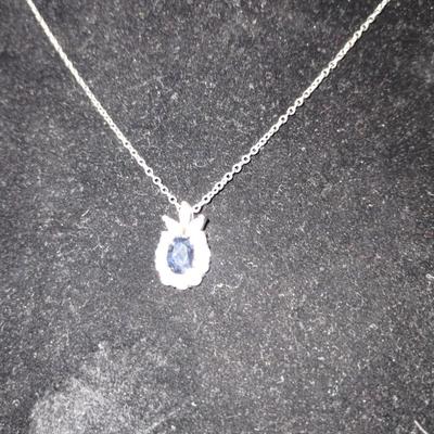 Diamond pendant necklace