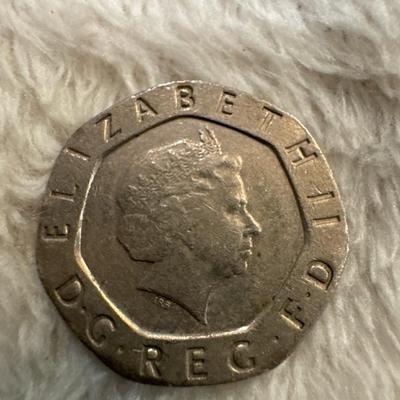 20 pence coin 2005 rare COLLECTIBLE. Elizabeth II D G REG F D.