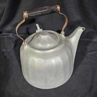 Wagner Ware 8QT Colonial Tea Kettle (B1-JS)