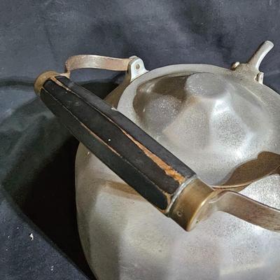 Wagner Ware 8QT Colonial Tea Kettle (B1-JS)