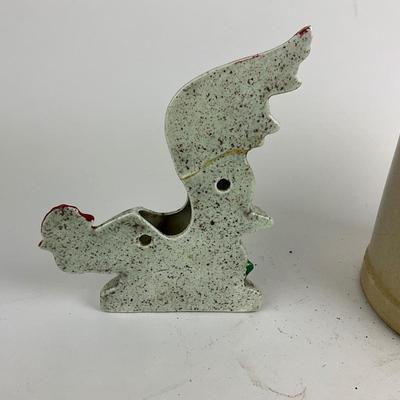 1116 Vintage Pottery Rooster Wall Pocket with Crock Chicken Feeder