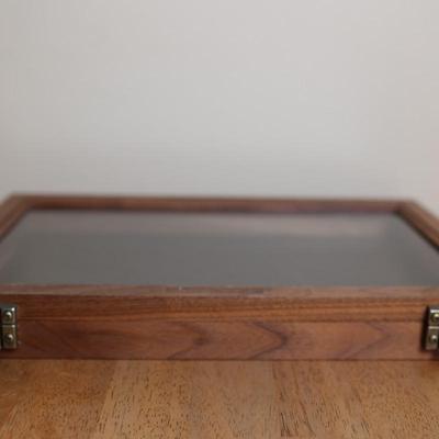 Display Box with Glass Lid