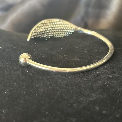 Silver tone leaf cuff bracelet
