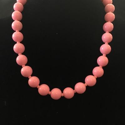 Super cute Hot pink Bubblegum bead necklace