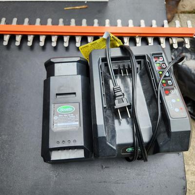 Scotts 62V Brushless Hedge Trimmer Tested