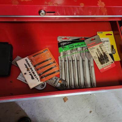 Popular Mechanics Tool Chest on Casters Includes some tools