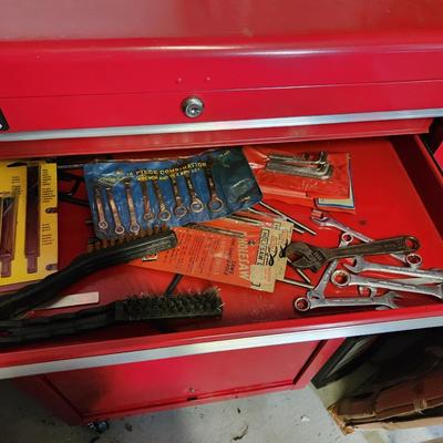 Popular Mechanics Tool Chest on Casters Includes some tools