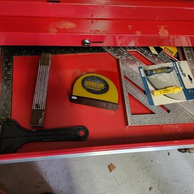 Popular Mechanics Tool Chest on Casters Includes some tools