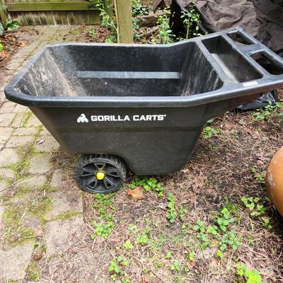 Gorilla Carts 5 Cu Ft Poly Cart