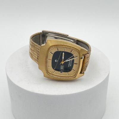 LOT 33: Vintage Bulova Accutron 10K RGP Watch