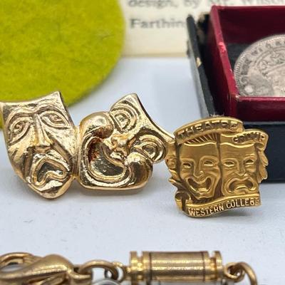 LOT 52: Vintage Compact, Awesome Vintage Rings, Pins, Chains and More!