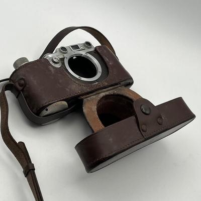 LOT 91: Vintage Leica 1938 IIIa Camera with Case