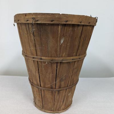 Vintage Wooden Pole Bean Hamper