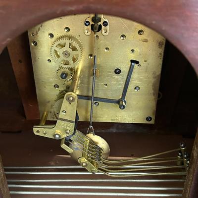 LOT 4: Seth Thomas Art Deco 8-Day Quarter Hour Westinster Chime Key Wound Shelf Clock