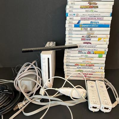 LOT 15: Nintendo Wii, Accessories & Games