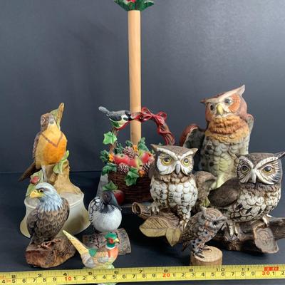 LOT45: Parliament of Owls Figurines and Other Assortment of Bird Figurines, Music Box and Papertowel Holder
