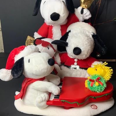 LOT:54: Hallmark Peanuts Charlie Brown Christmas Plushes and More