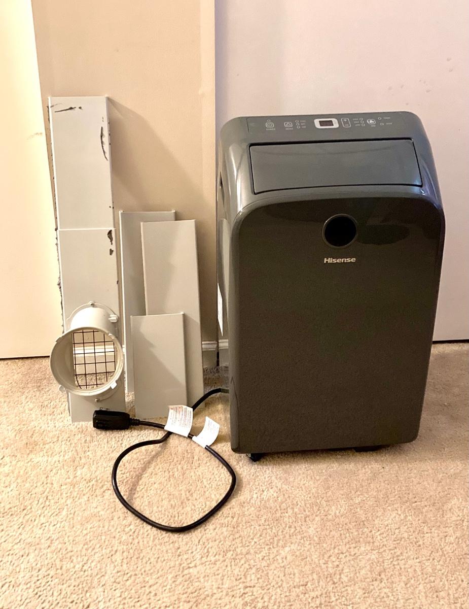 LOT 64 Hisense Portable Air Conditioner Model AP1419CR1G