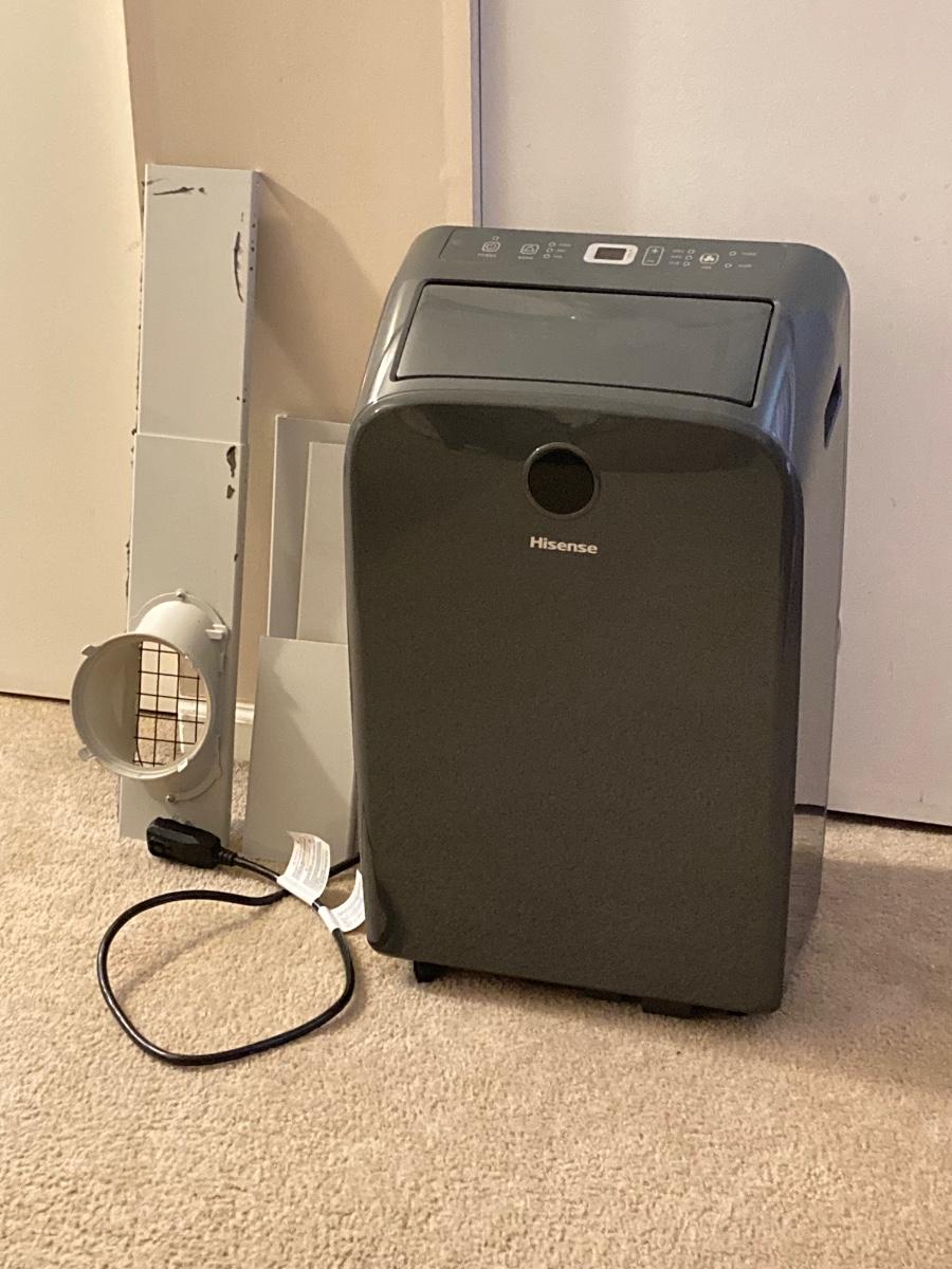 LOT 64 Hisense Portable Air Conditioner Model AP1419CR1G