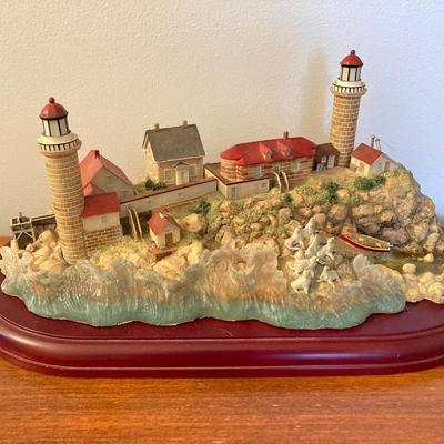 LOT 74: Lenox and Lefton Lighthouse Collection