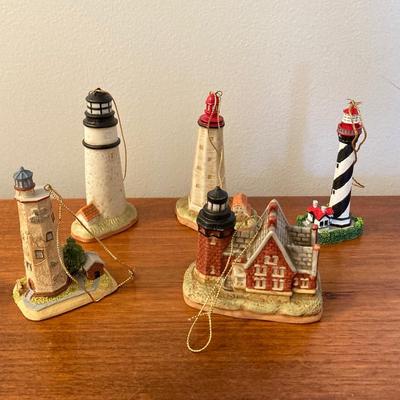 LOT 76: Collection of Miniature Lefton Lighthouses