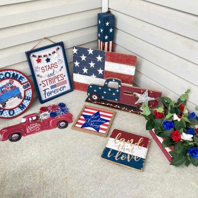LOT 84: Patriotic Themed Decorative Collection