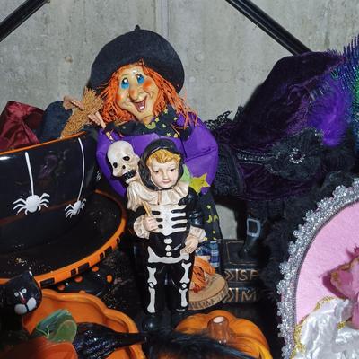 LOT 125: Large Collection of Halloween Themed Dishes & Decorations w/ Carnival Masks