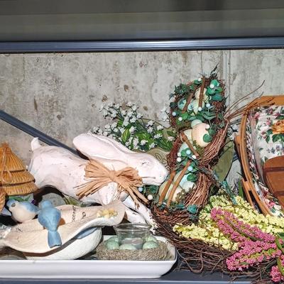 LOT 130: Collection of Indoor and Outdoor Spring Themed Decor