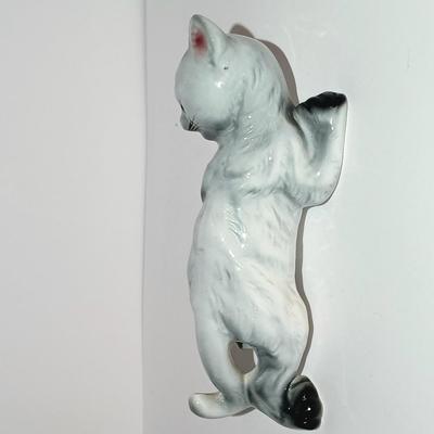 LOT 134: Vintage Ceramic Climbing Cat, Cast Iron Bird Feeder, Cookie Jar Purse & More