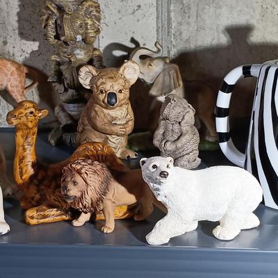 LOT 135: Large Collection of Animal Themed Figurines & Decor