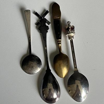 4 Piece Collector Spoon Set