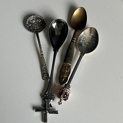 4 Piece Collector Spoon Set