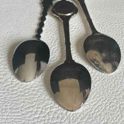 Collectors World Country 3-Piece Spoon Set