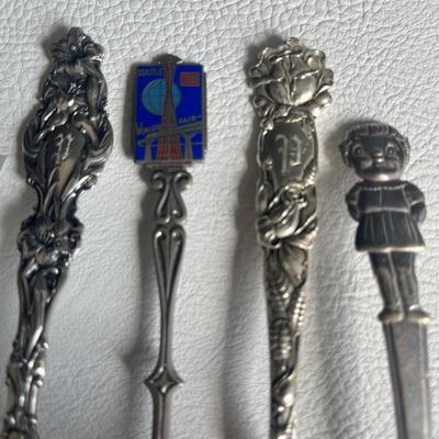 4-Piece Set of Collectors Spoons 