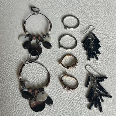 Various Set of Earrings!