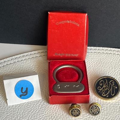 Weight Watchers Congratulatory Key Ring and Pins Set