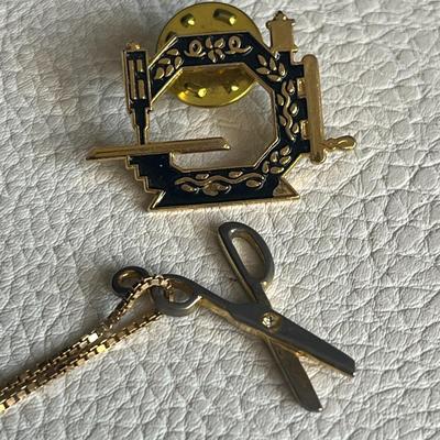 Beautiful Gold-Tone Sewing Pin and Scissor Set! 