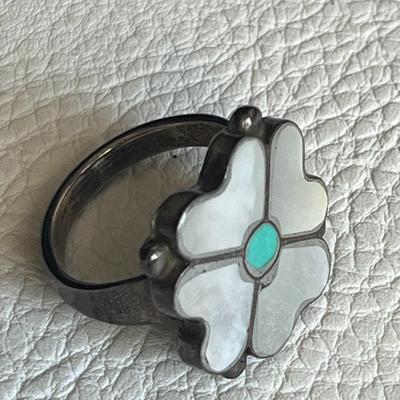 Gorgeous Flower Ring - Size 7
