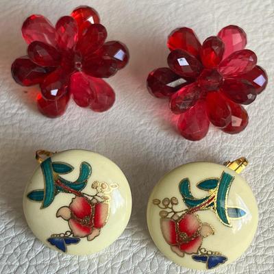 4-Piece Clip-on Earrings!