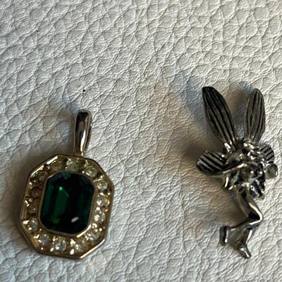 Various Metal Mix with Keychain, Necklace Charm and Pins etc.