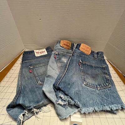 3 Pairs of Levi Denim Shorts! Sizes 31/32 and 32/32