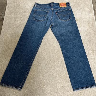 Levi Denim Jean Pants - Size 33/31