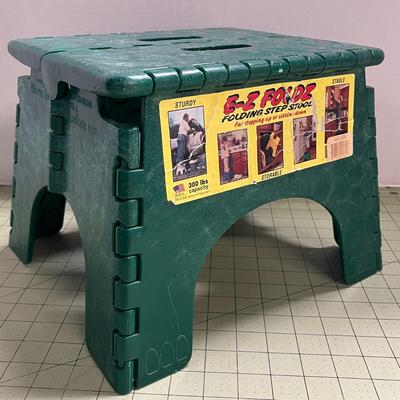 EZ Fold - Folding Step Stool - Green