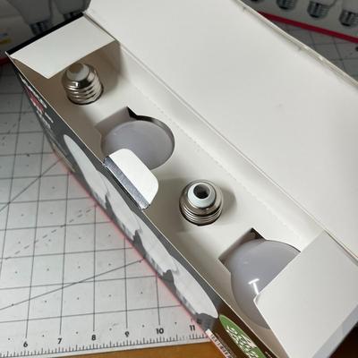 5 Boxes of Staco 60 Watt LED Lightbulbs (4 Bulbs in Each Box)